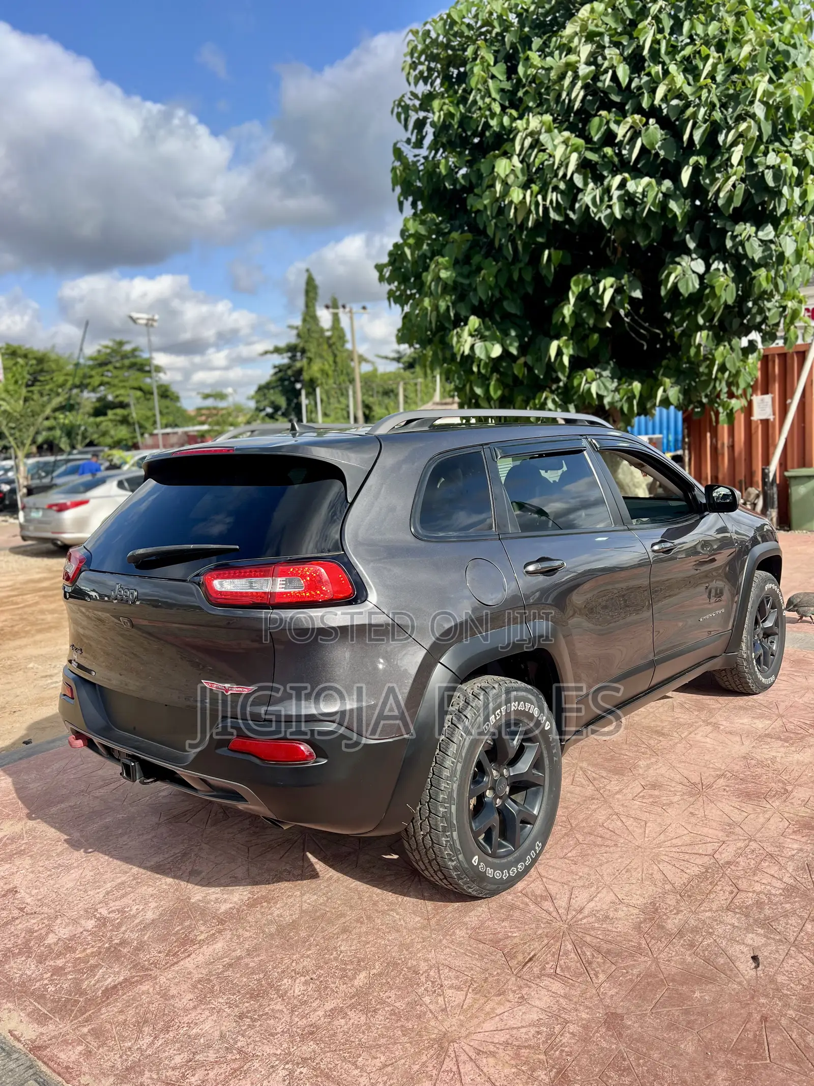 Jeep Cherokee Trailhawk 4x4 2016 Gray