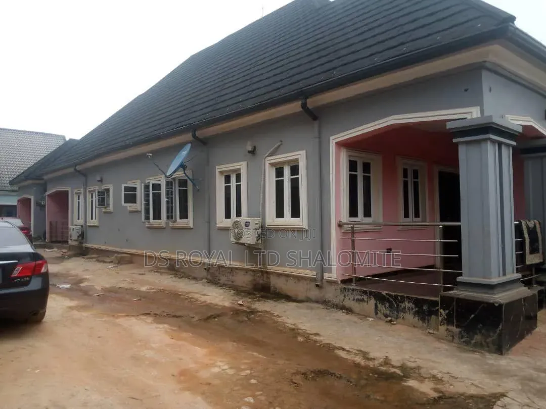 2bdrm Block of Flats in Benin City for sale