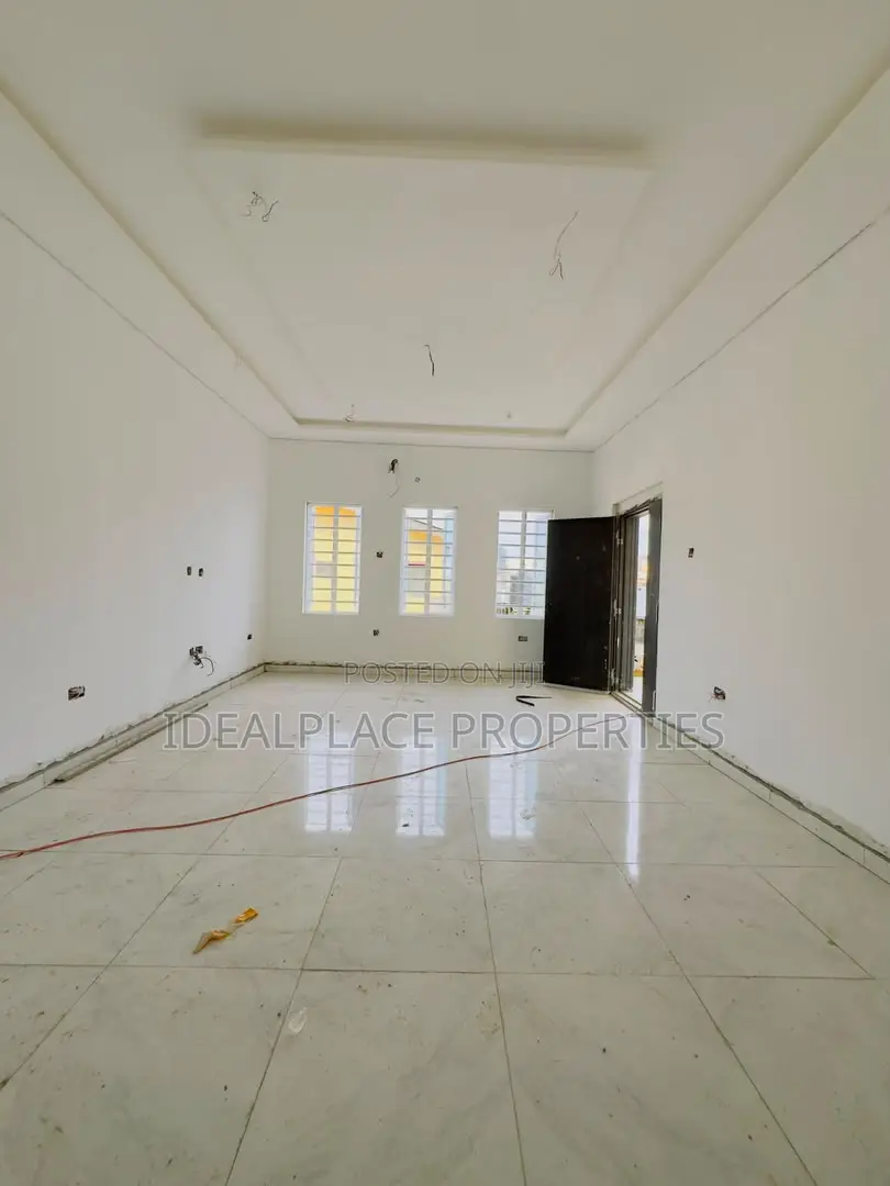 3bdrm Apartment in Opebi for sale