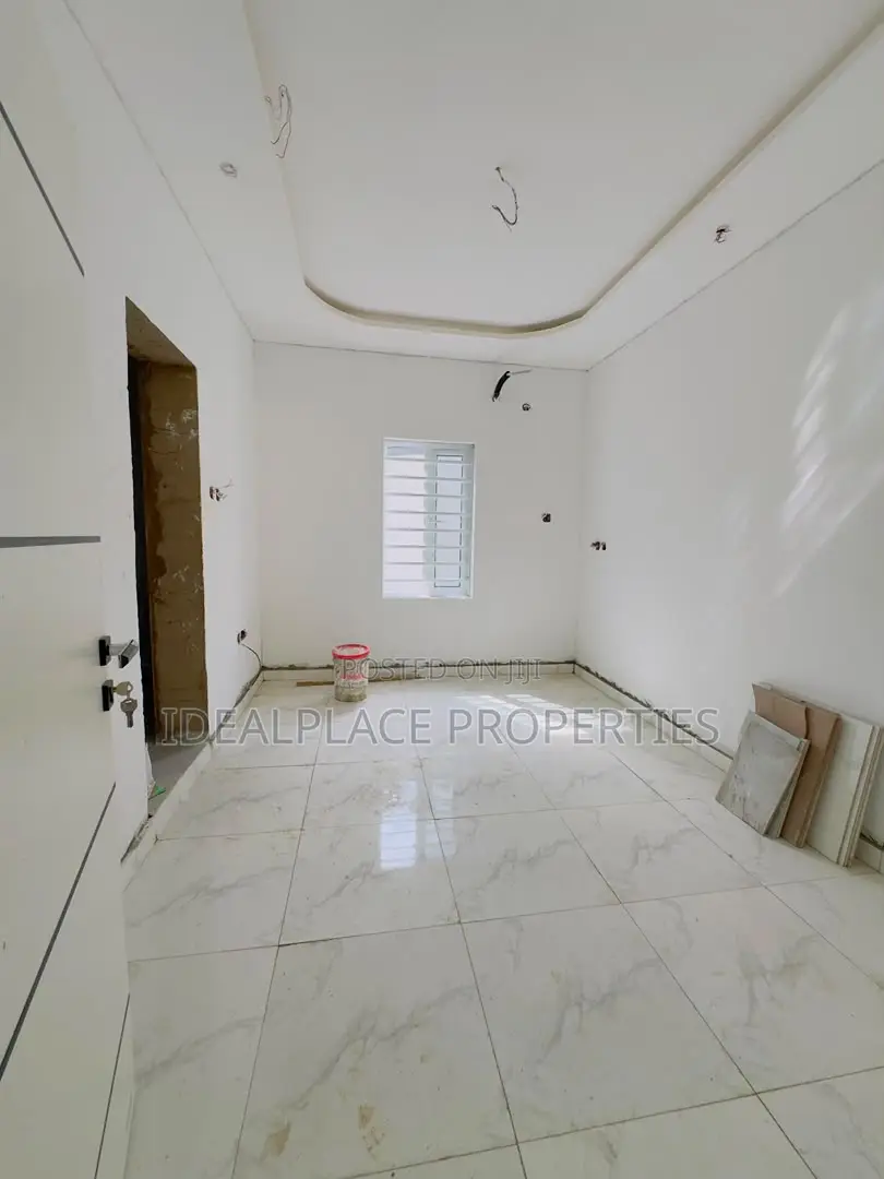 3bdrm Apartment in Opebi for sale