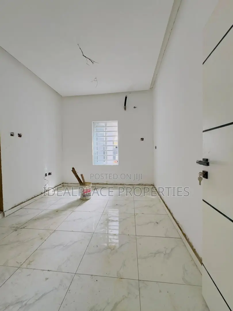 3bdrm Apartment in Opebi for sale