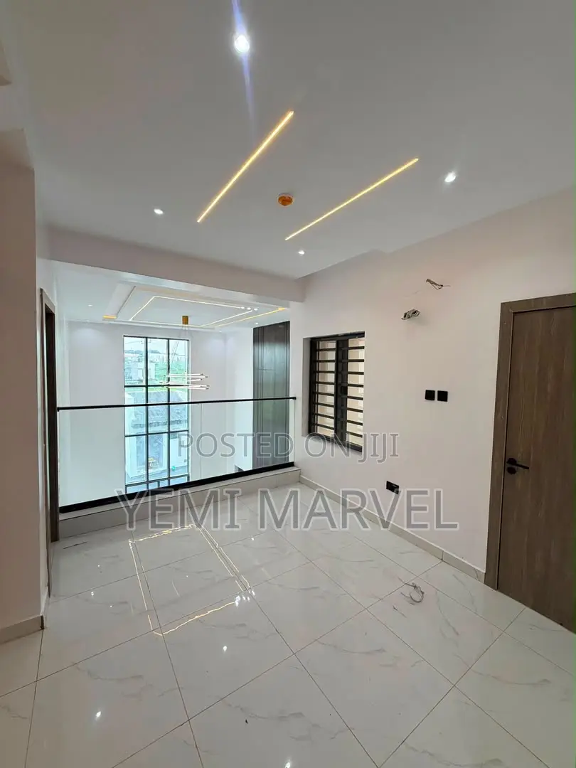 4bdrm Duplex in Carlton Gate Estate, for sale