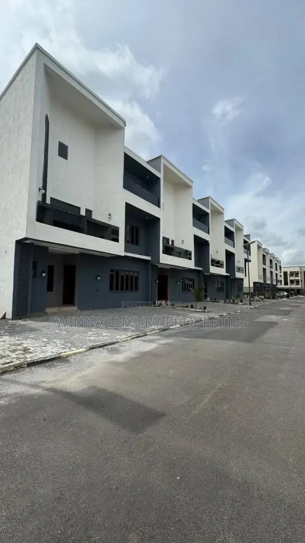 5bdrm Townhouse/Terrace in Opposite Game, Kaura for sale