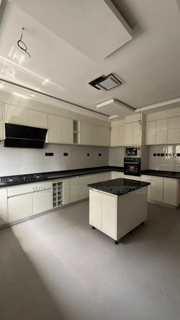 5bdrm Townhouse/Terrace in Opposite Game, Kaura for sale