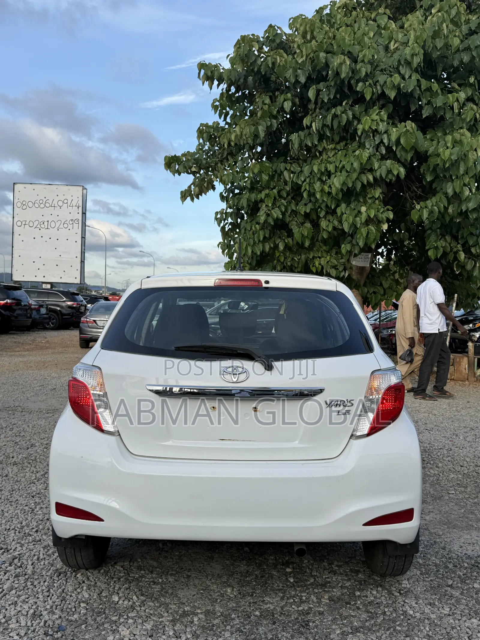 Toyota Yaris LE Hatchback 5dr 2014 White
