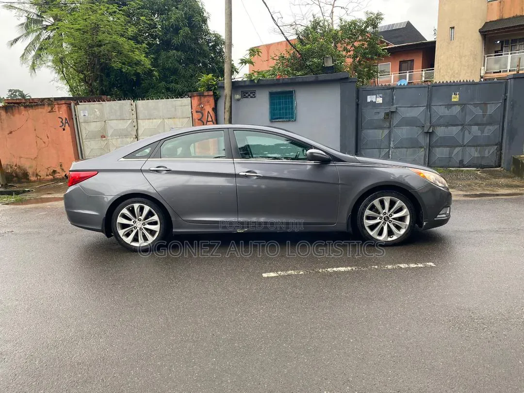 Hyundai Sonata 2011 Gray