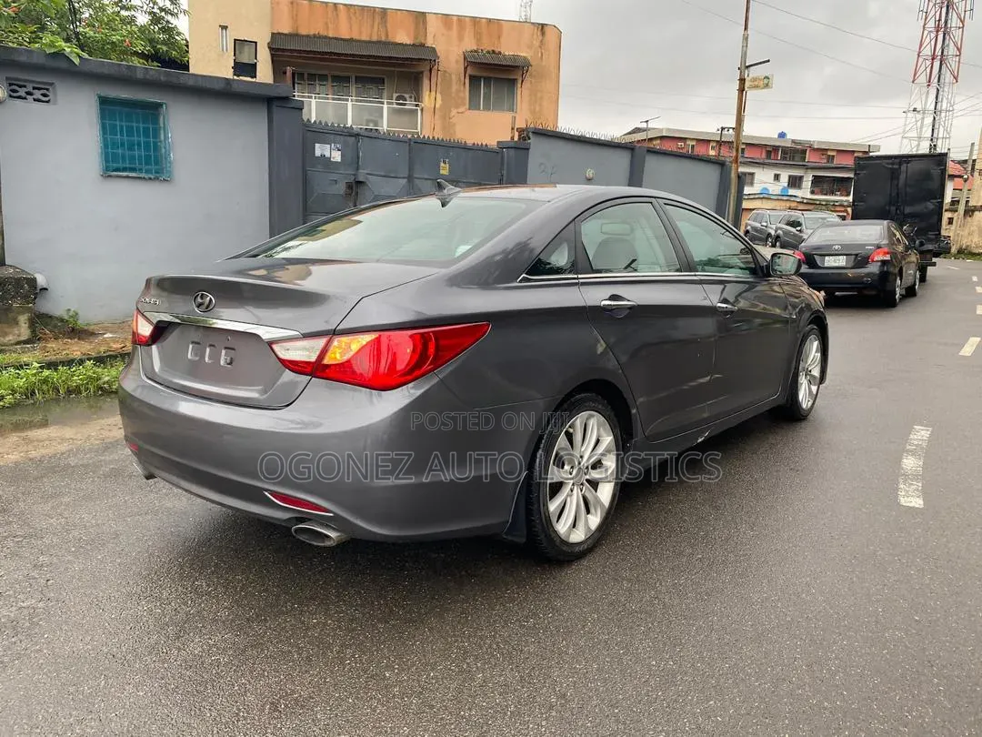 Hyundai Sonata 2011 Gray