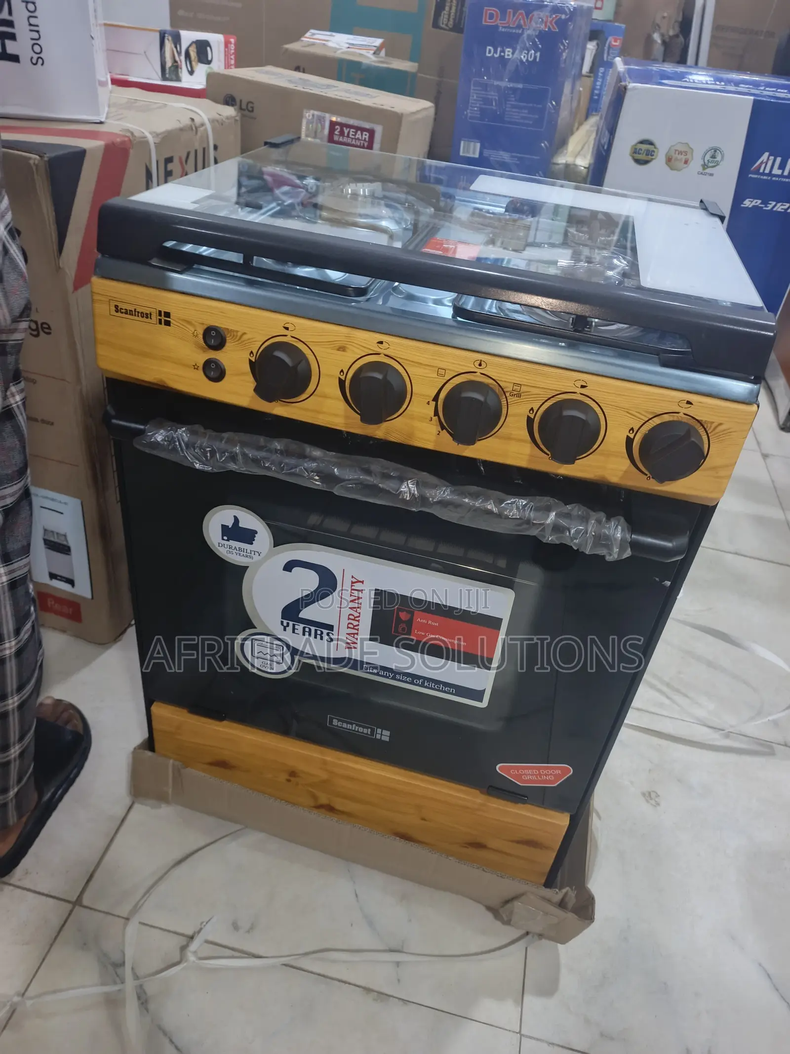 Scanfrost 60x60 Gas Cooker – Spacious Cooking Surface