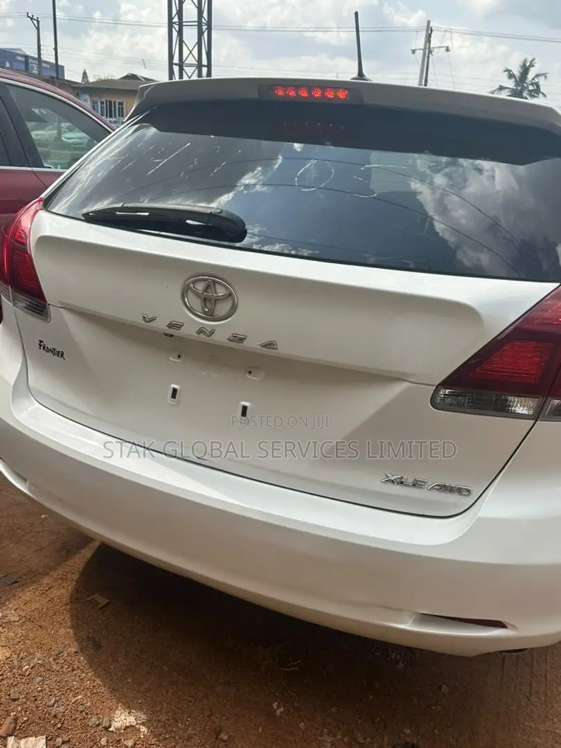 Toyota Venza XLE 4dr Wagon (3.5L 6cyl 6A) 2014 White