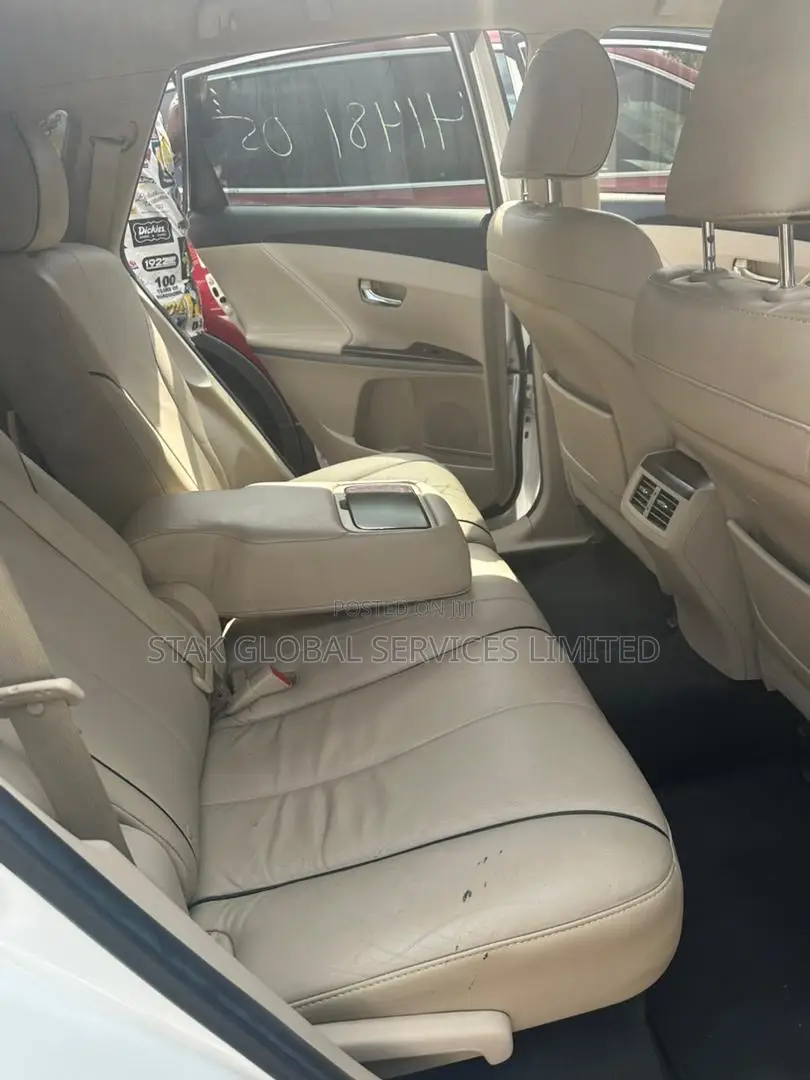 Toyota Venza XLE 4dr Wagon (3.5L 6cyl 6A) 2014 White