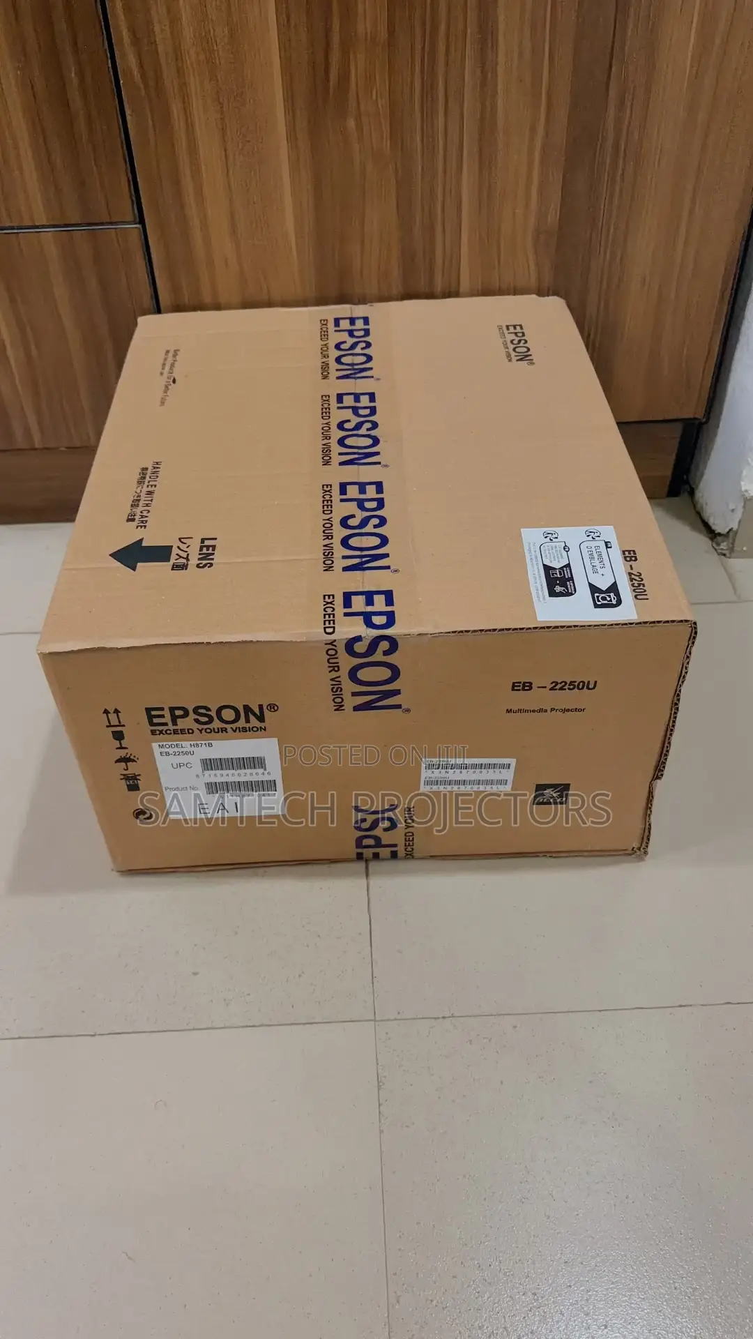 Epson EB-2250U. 5000 Lumens Projector FULL HD 1080p