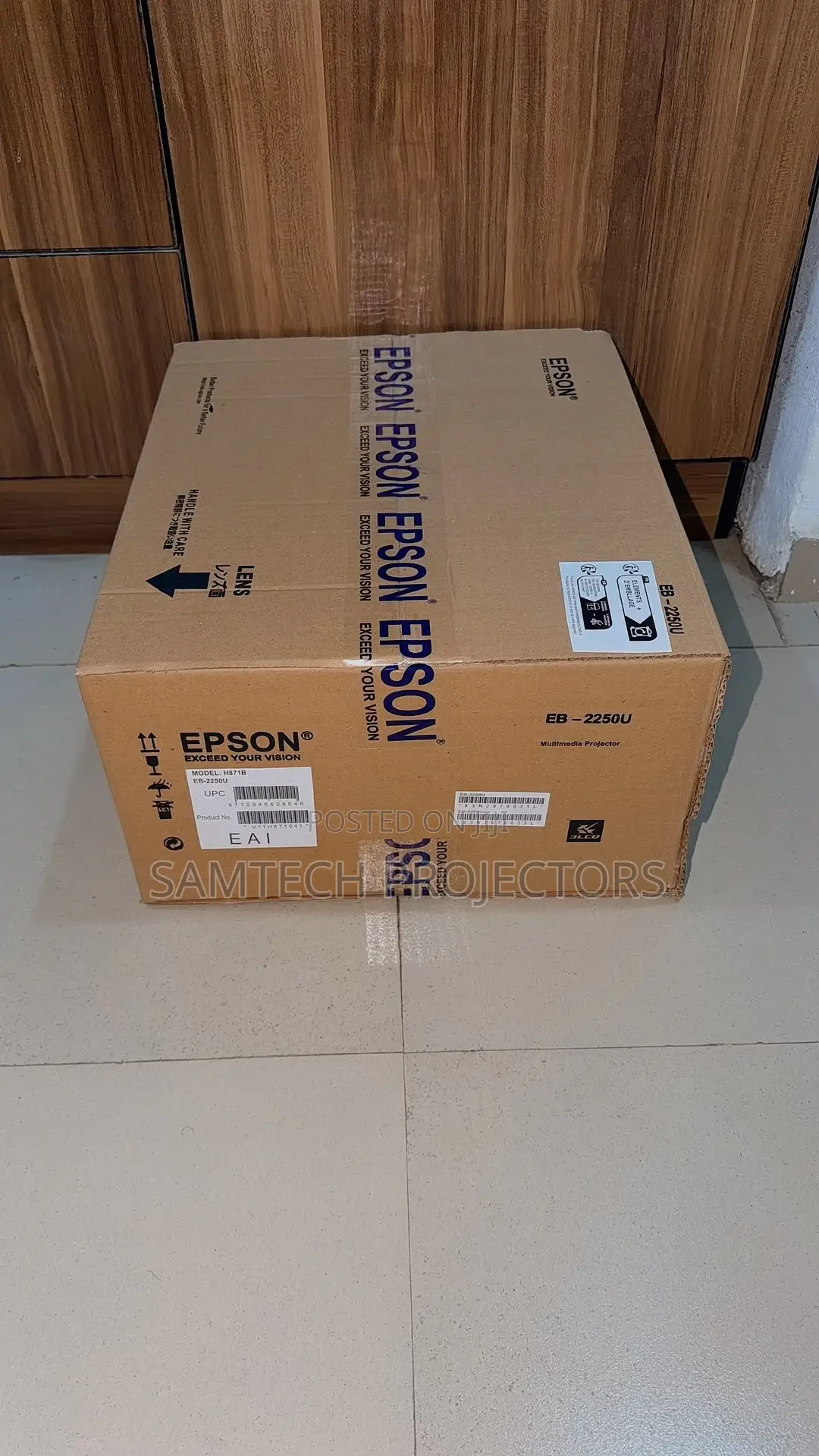 Epson EB-2250U. 5000 Lumens Projector FULL HD 1080p