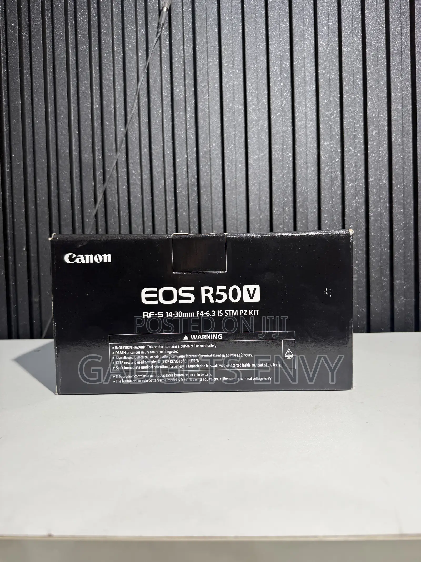 Canon Eos R50v With 14-30mm F4 6.2 Lens