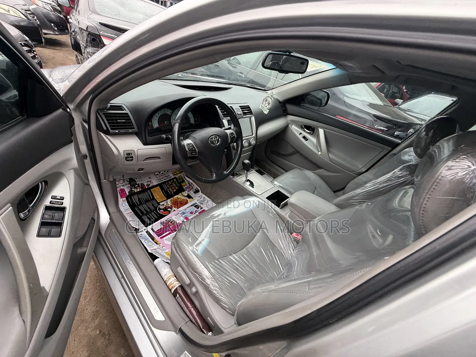 Toyota Camry SE 4dr Sedan (2.5L 4cyl 6A) 2011 Silver