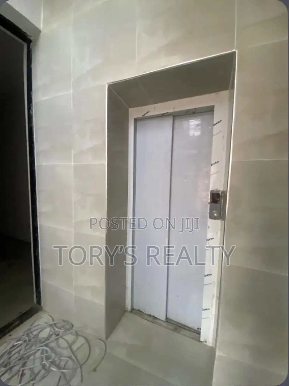 3bdrm Penthouse in Lekki Phase 1 for rent