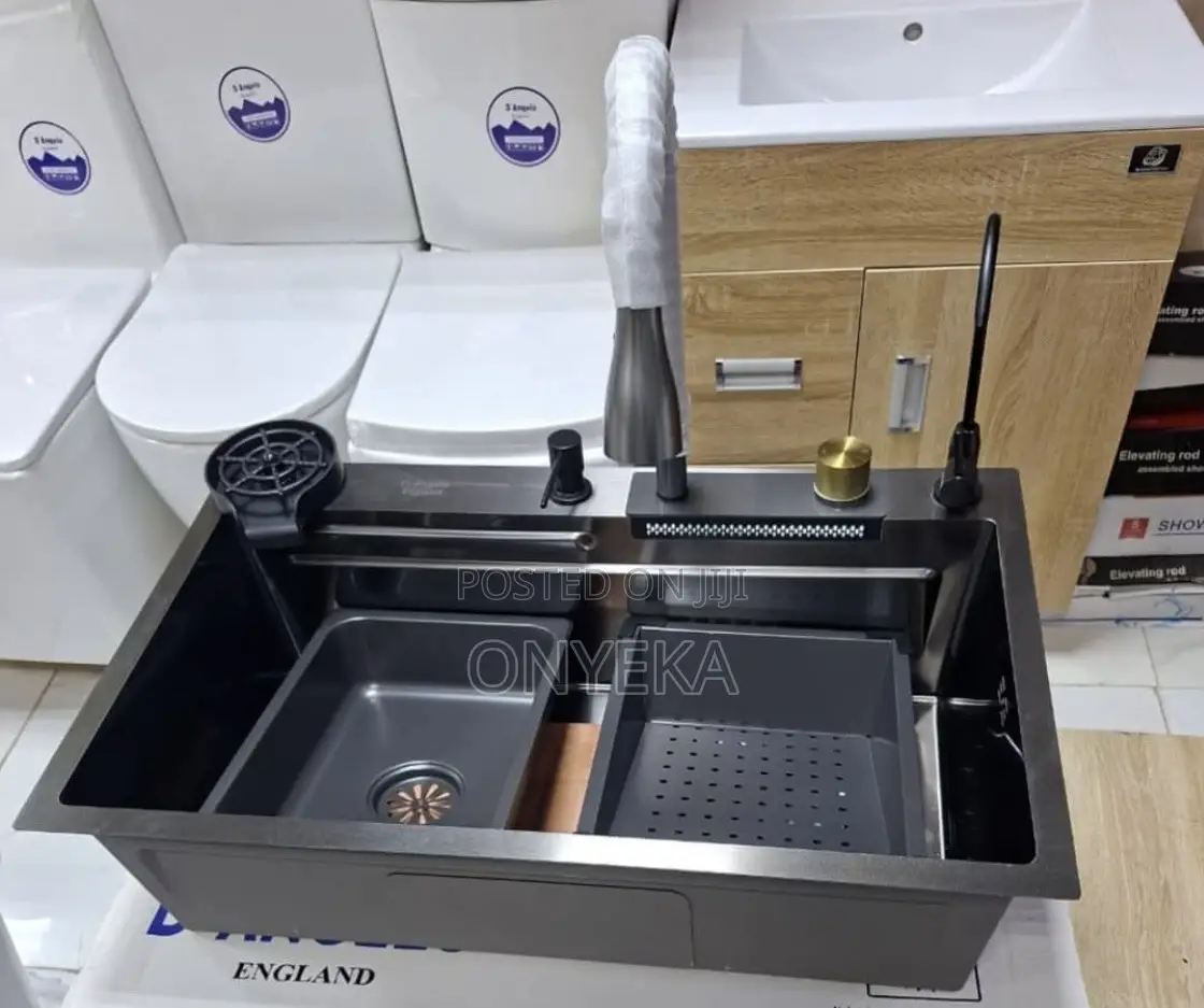 Complete Kitchen Sink With the Faucet