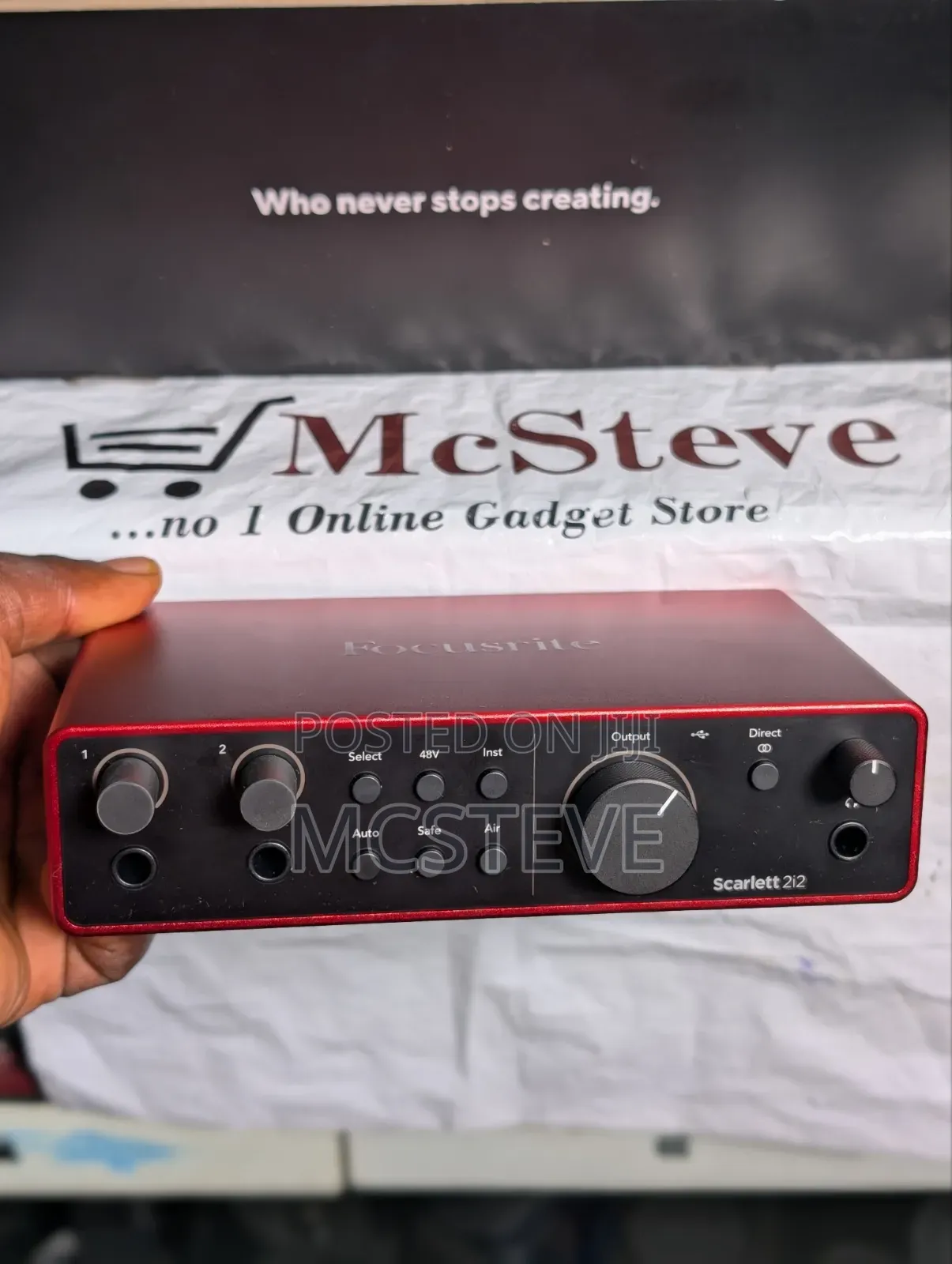 Focusrite Scarlett 2i2 Combo Package With Mic, Headset and Wire