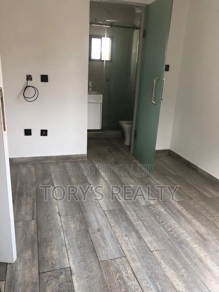 1bdrm Apartment in Lekki Phase 1 for rent