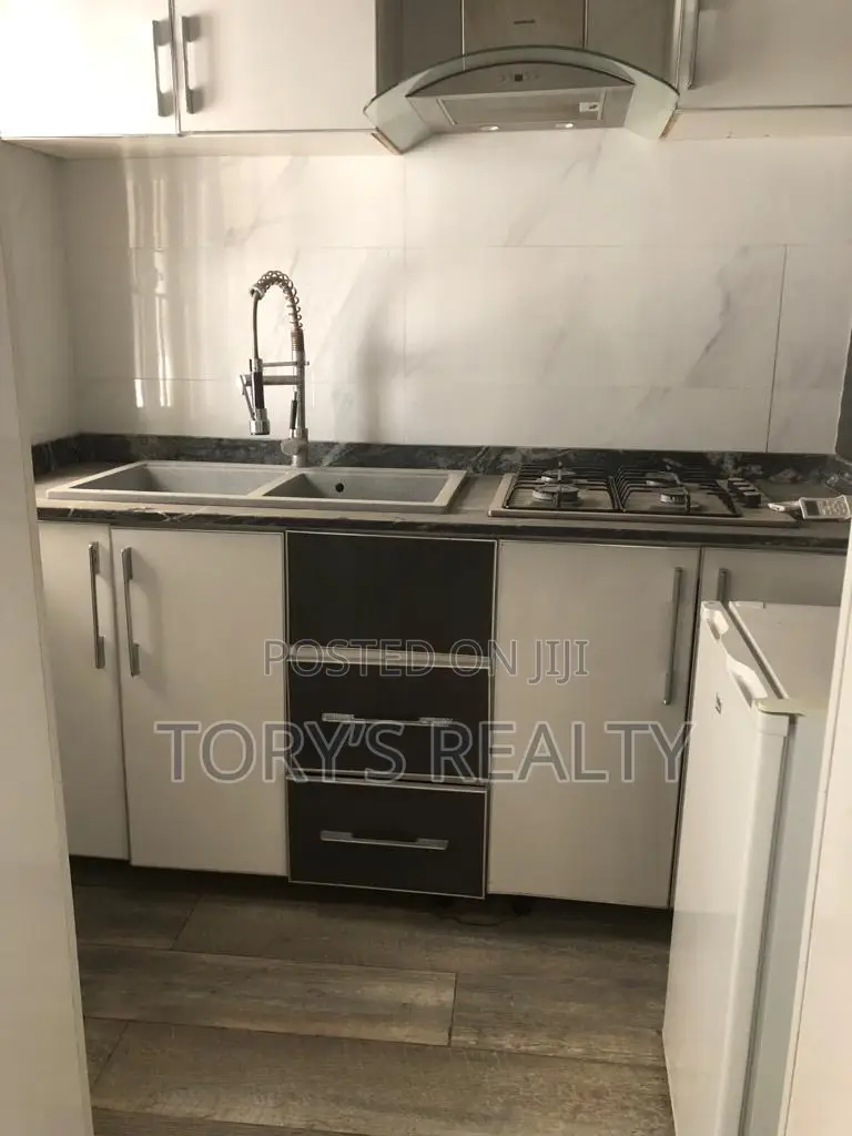 1bdrm Apartment in Lekki Phase 1 for rent