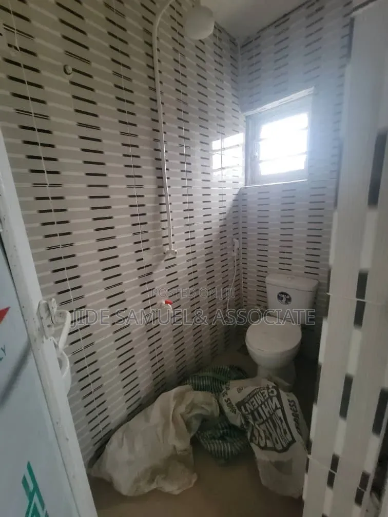 Furnished 2bdrm Block of Flats in Ayobo for rent