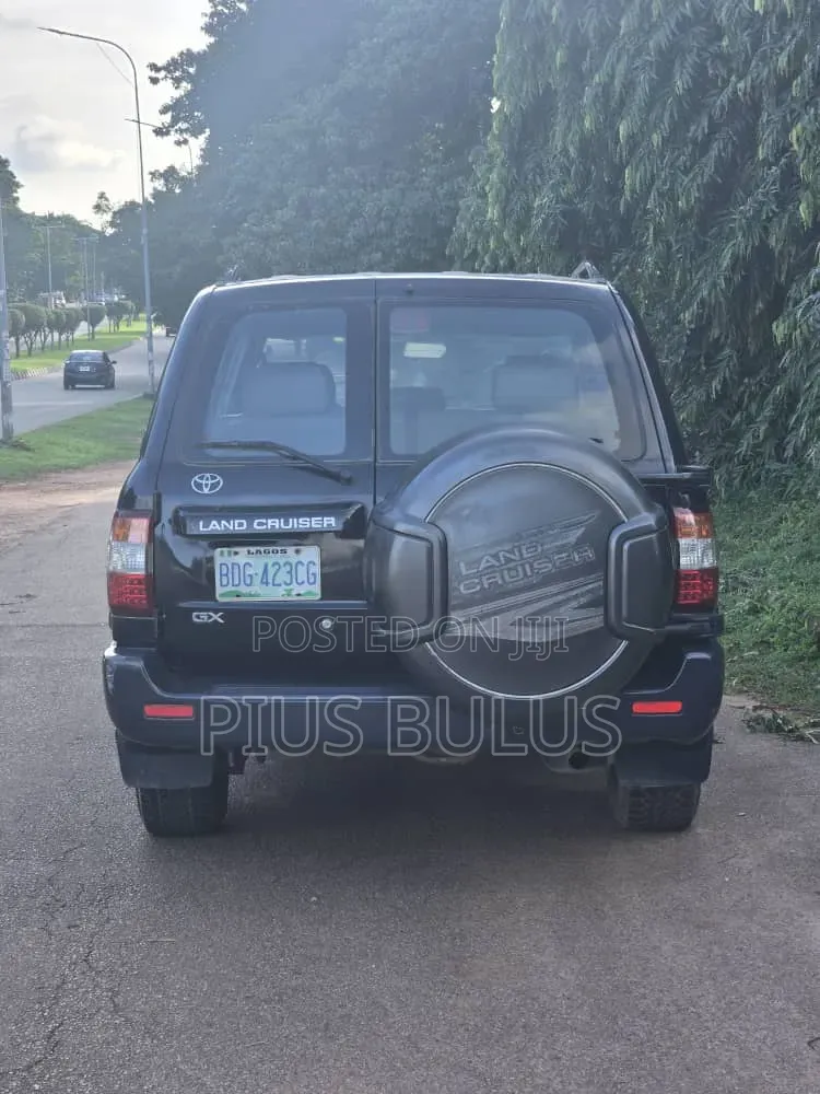 Toyota Land Cruiser 2006 Black