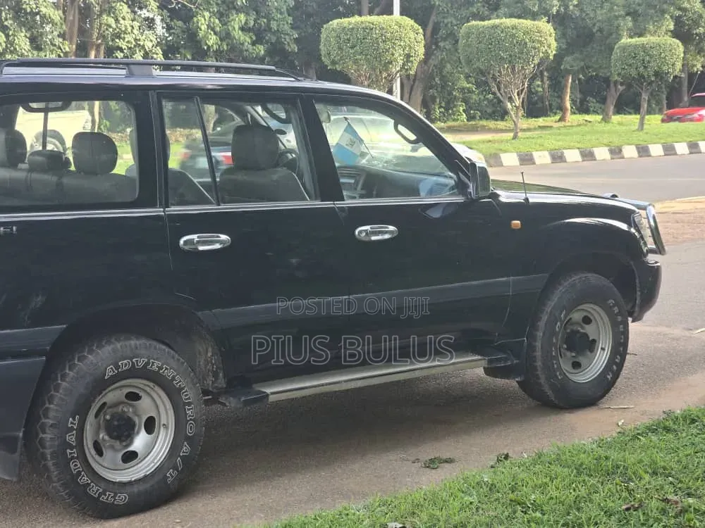 Toyota Land Cruiser 2006 Black
