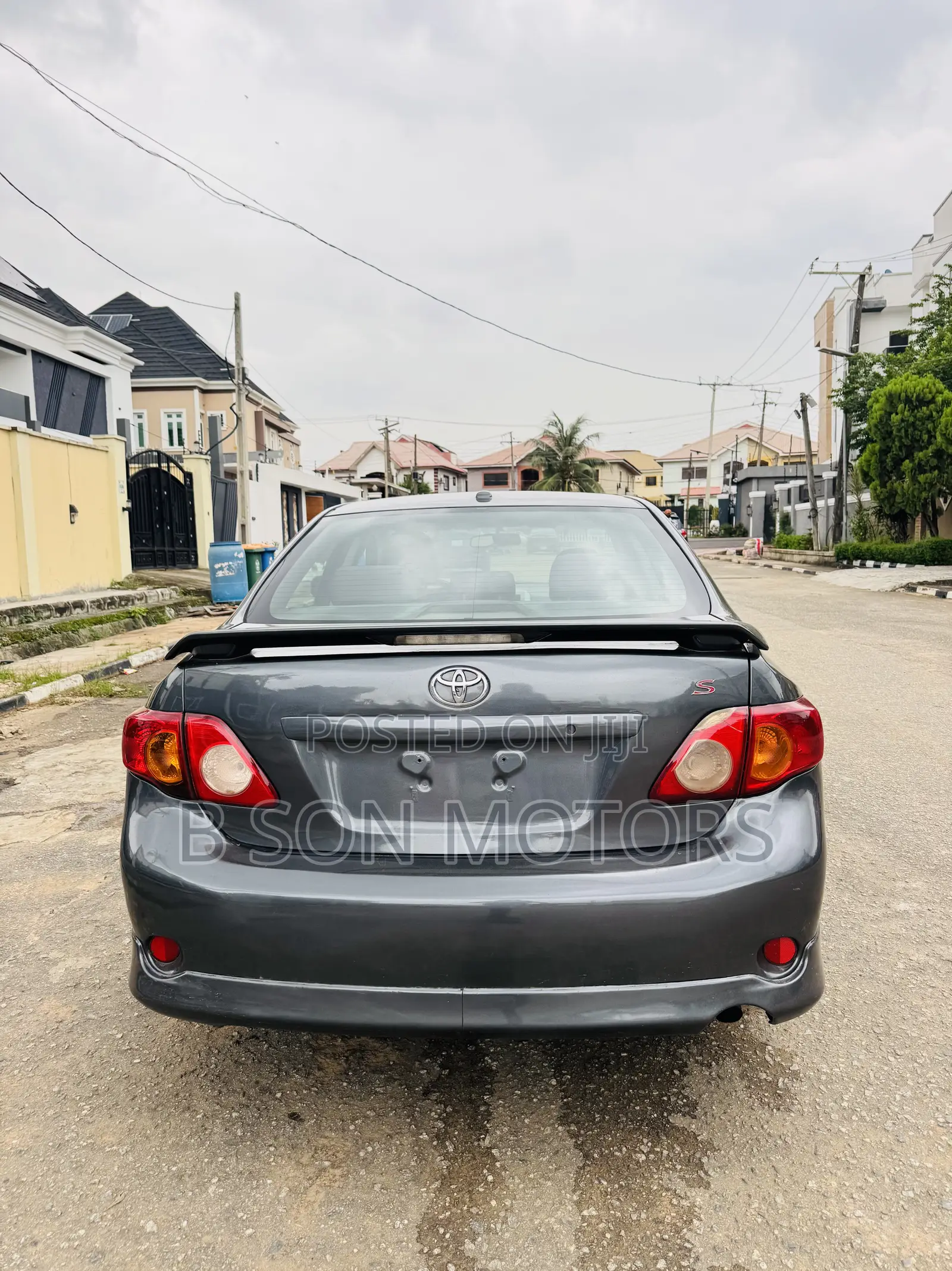Toyota Corolla S 4dr Sedan (1.8L 4cyl 4A) 2010 Gray