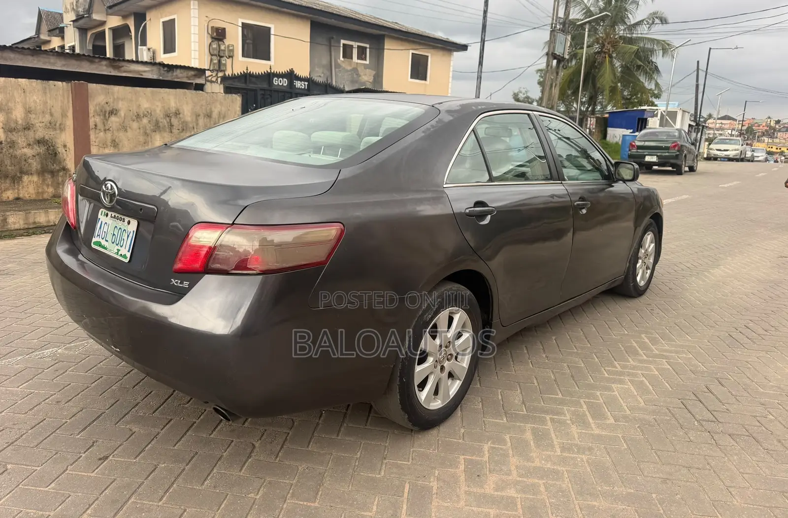 Toyota Camry XLE 4dr Sedan (2.4 4cyl 5A) 2008 Gray