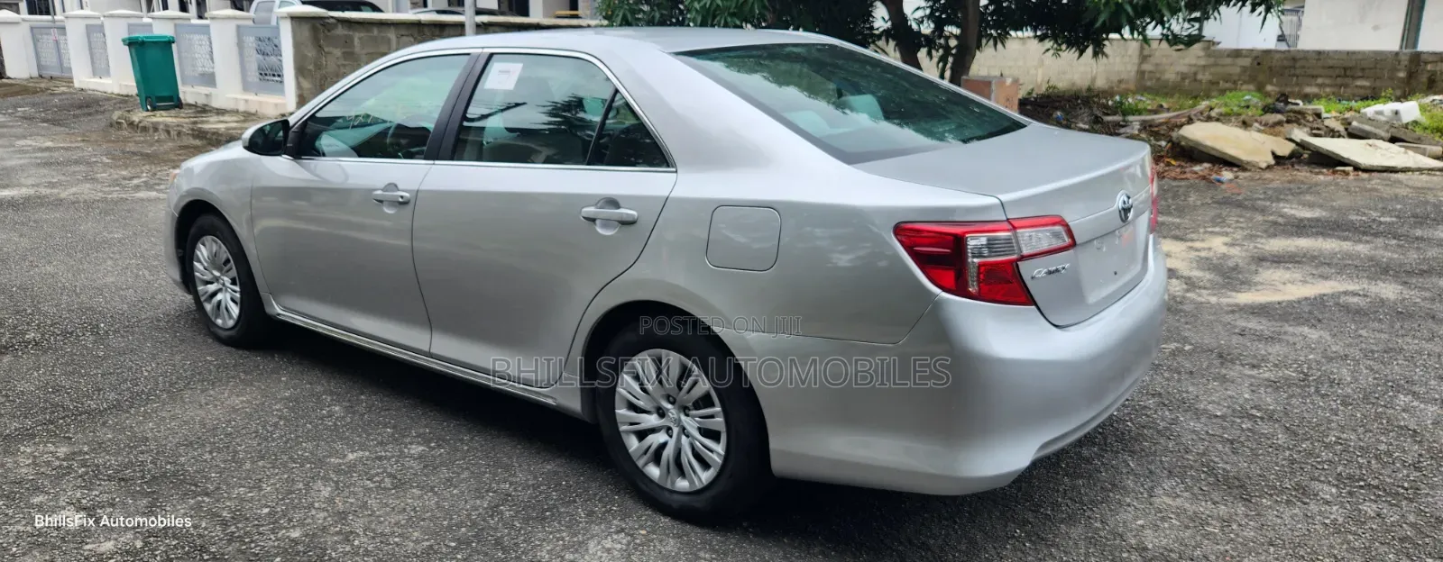 Toyota Camry LE 4dr Sedan (2.5L 4cyl 6A) 2013 Silver