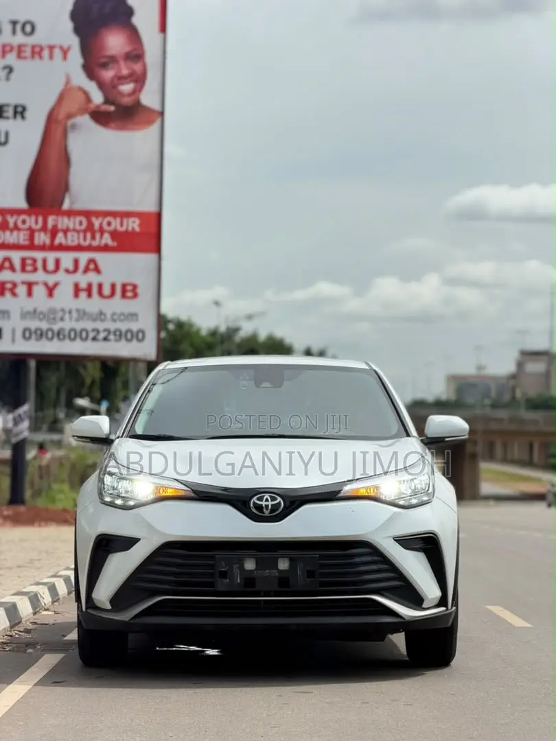 Toyota C-HR 2025 White