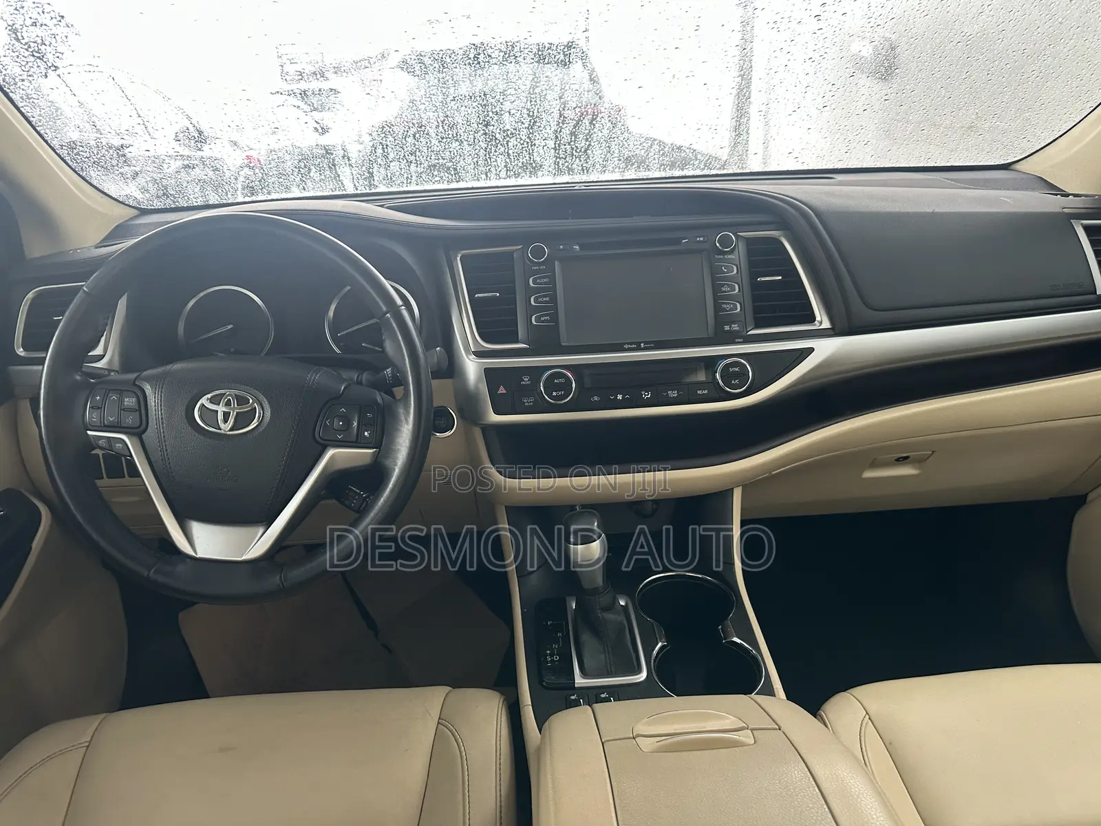 Toyota Highlander XLE 4dr SUV AWD (3.5L 6cyl 6A) 2015 Gold