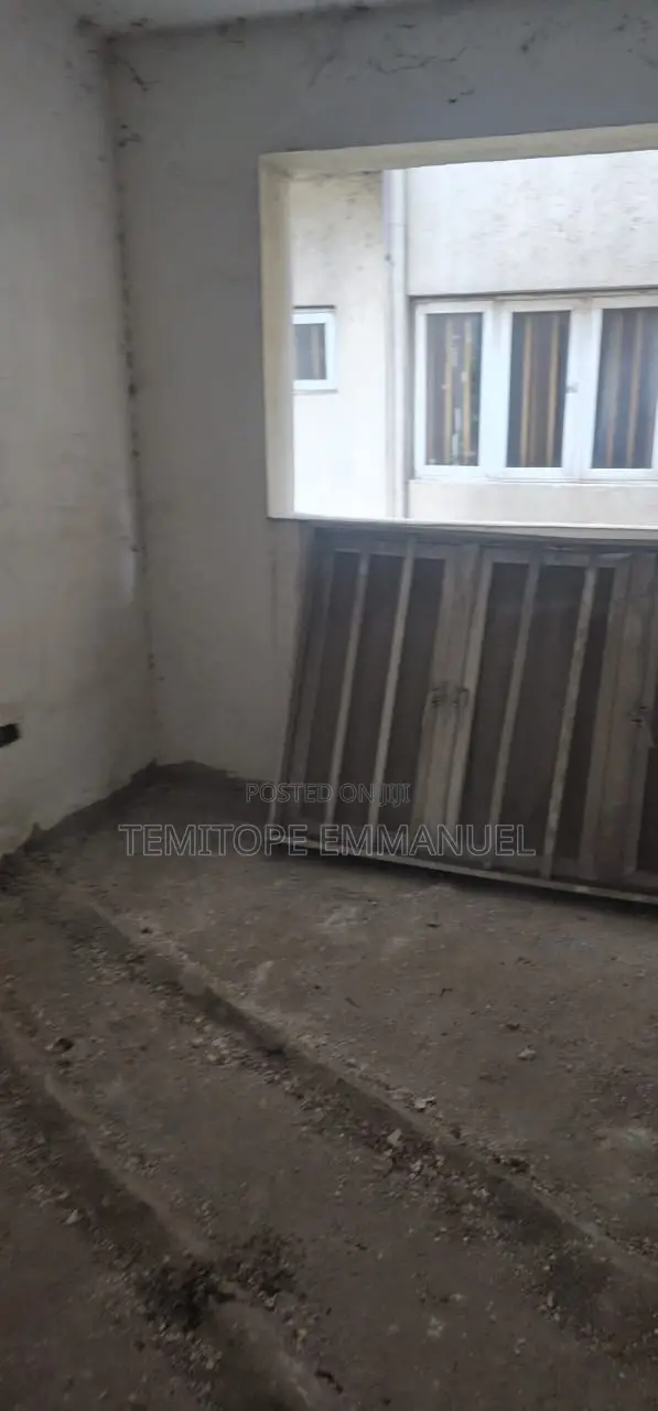 Furnished 4bdrm Duplex in Yaba for sale