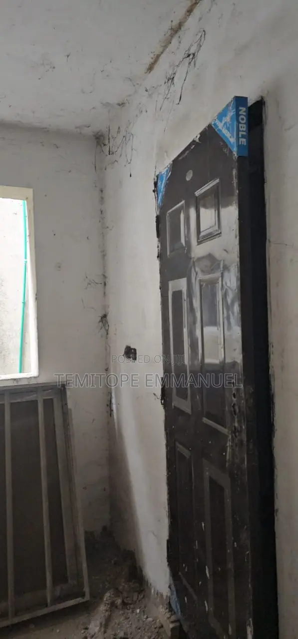 Furnished 4bdrm Duplex in Yaba for sale