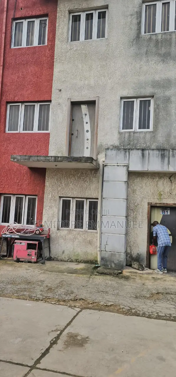Furnished 4bdrm Duplex in Yaba for sale