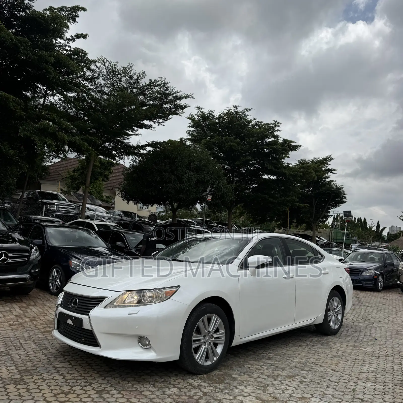 Lexus ES 2013 White