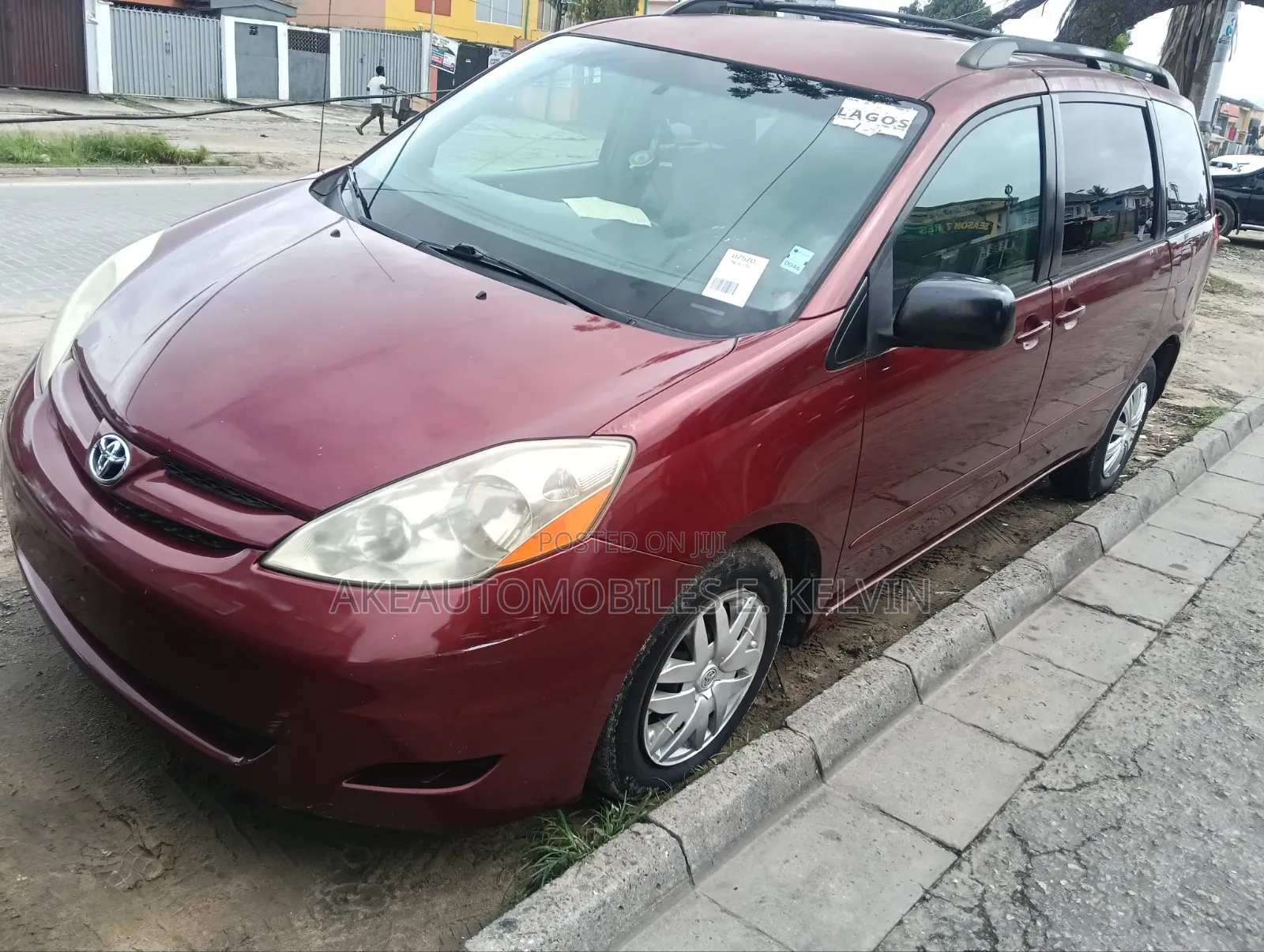 Toyota Sienna 2009 Red