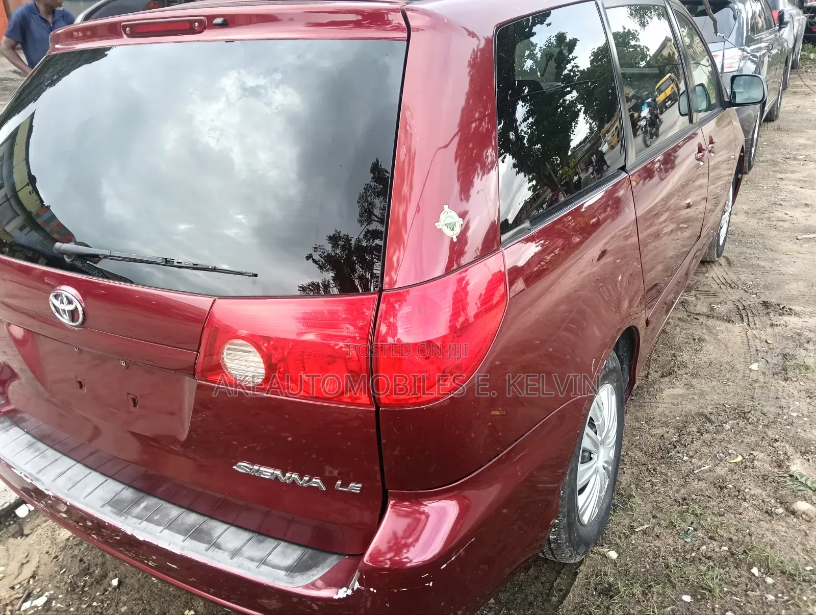 Toyota Sienna 2009 Red