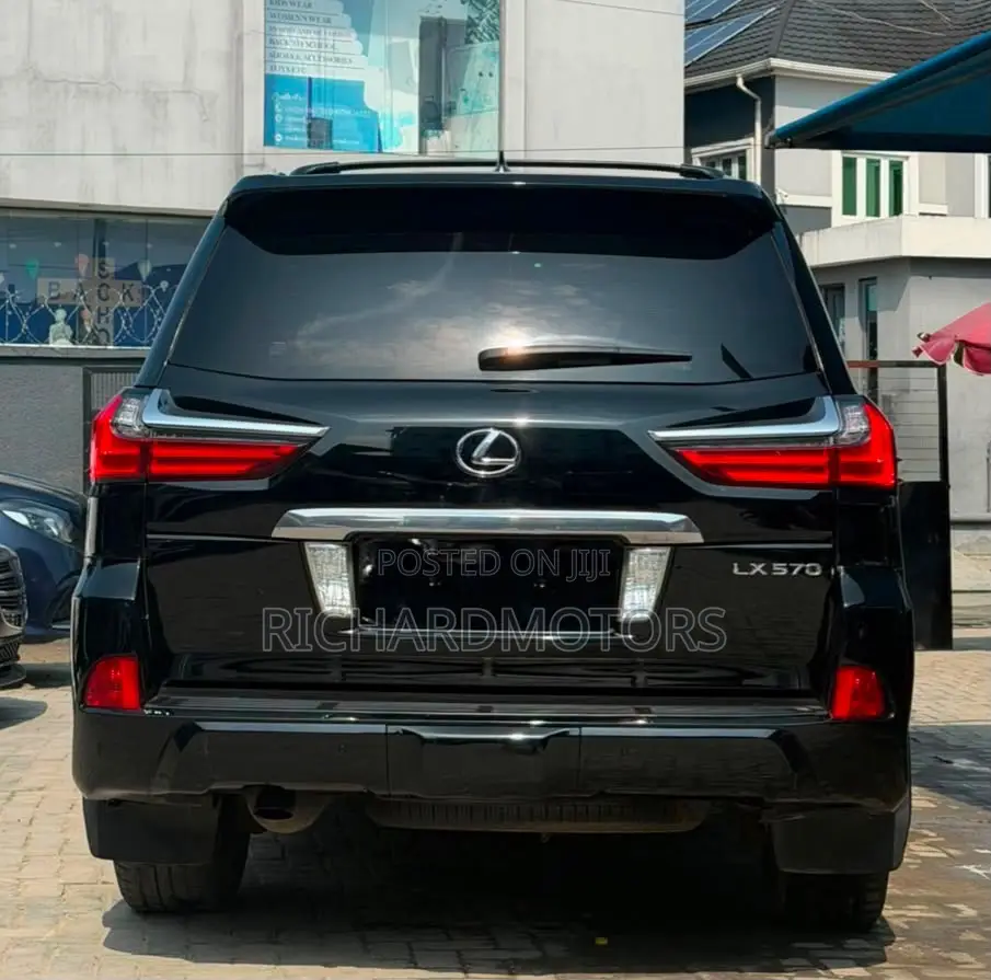 Lexus LX 570 AWD 2016 Black