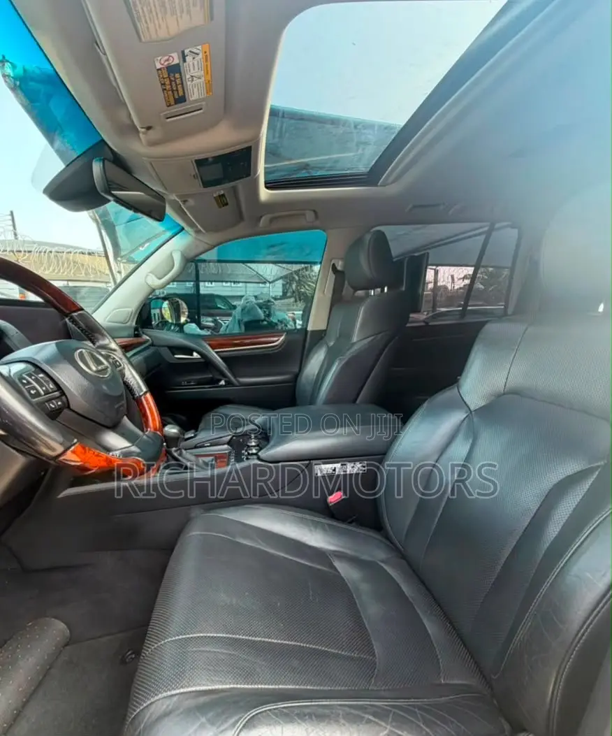 Lexus LX 570 AWD 2016 Black