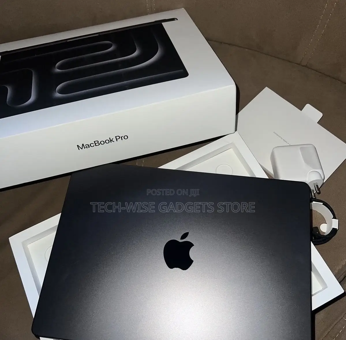 New Laptop Apple MacBook Pro 2025 M5 16GB Apple M5 SSD 1T