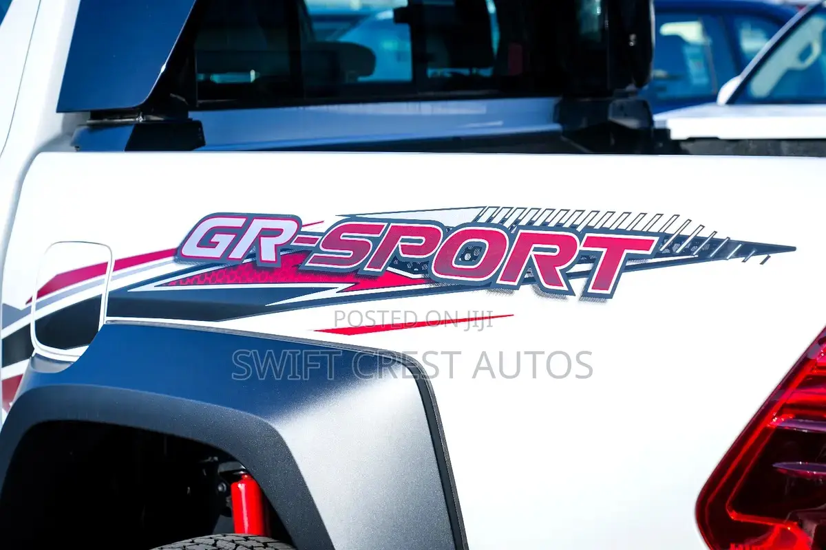 New Toyota Hilux GR SPORT II 2026 White