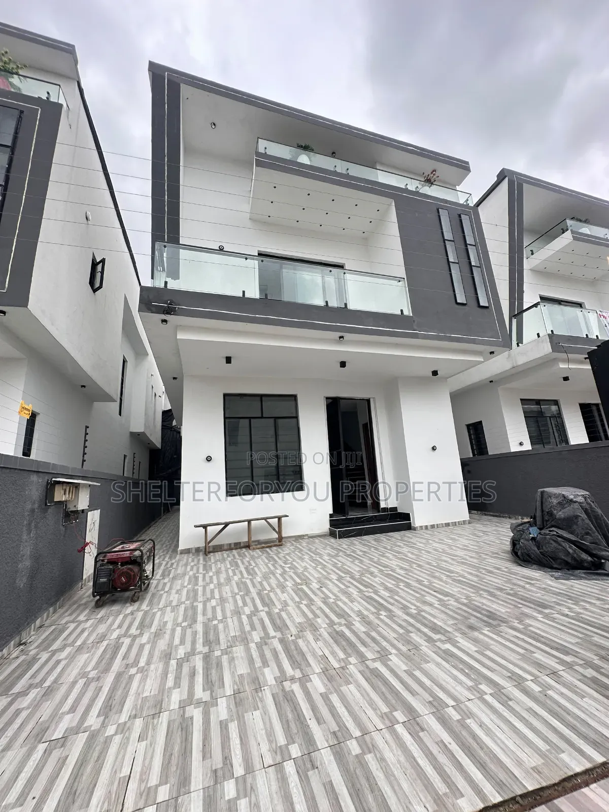 4bdrm Duplex in Off Lekki-Epe Expressway for sale
