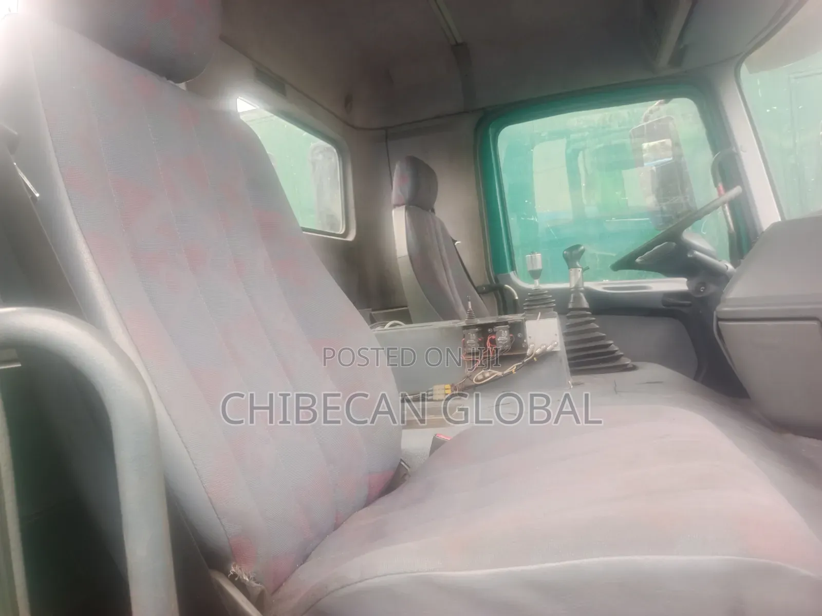 Mercedes Benz 1831 Actros Truckhead 10 Tyres (Foreign Used)