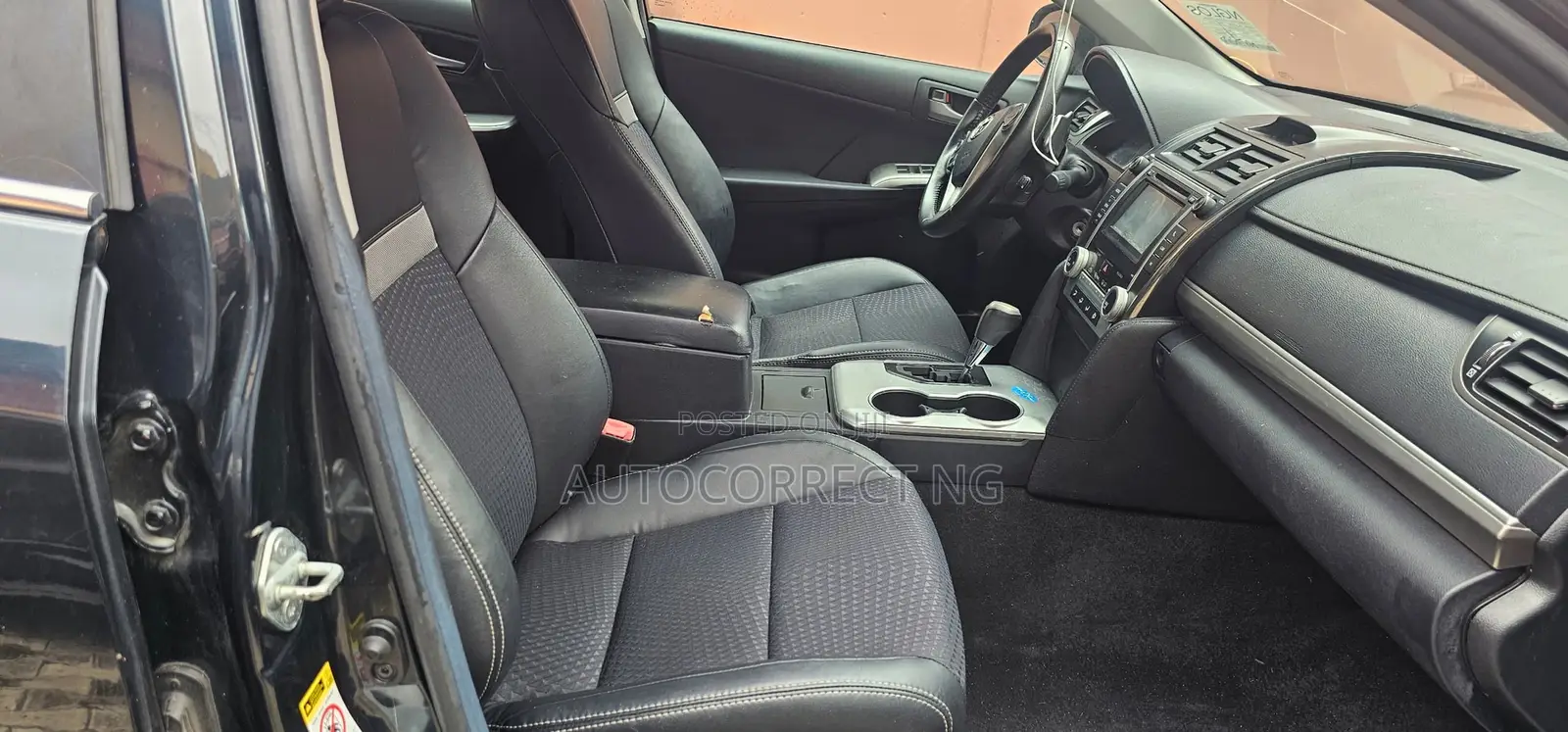 Toyota Camry SE 4dr Sedan (2.5L 4cyl 6A) 2012 Black