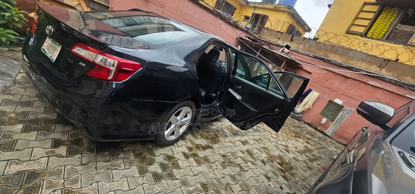 Toyota Camry SE 4dr Sedan (2.5L 4cyl 6A) 2012 Black