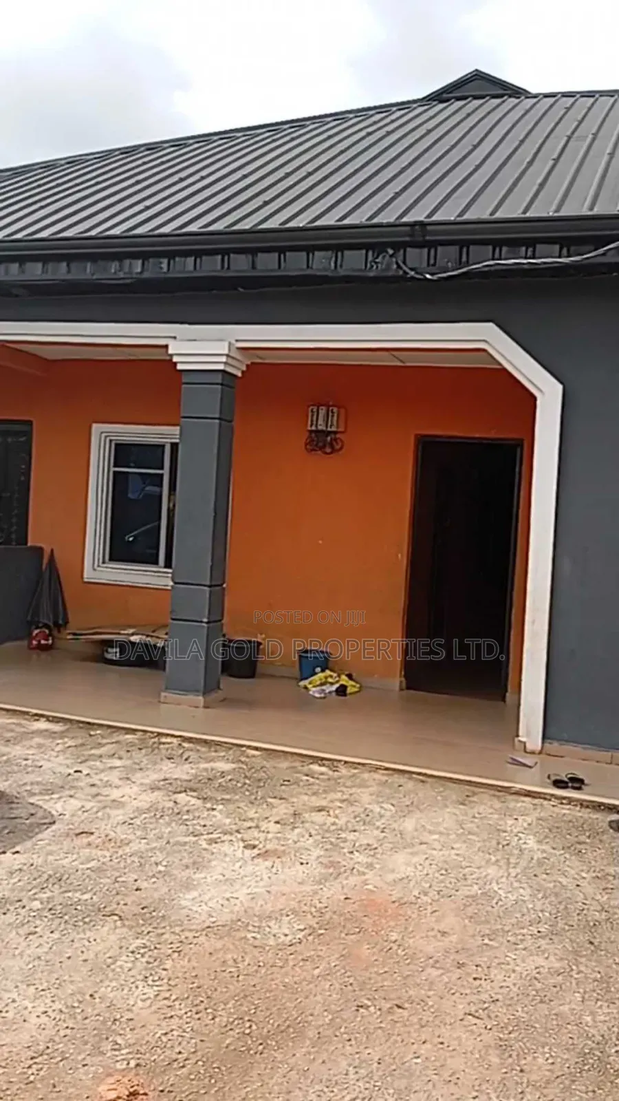11bdrm Bungalow in Benin City for sale