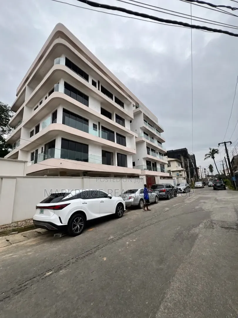 4bdrm Maisonette in Maryland Lagos, Shonibare Estate for sale
