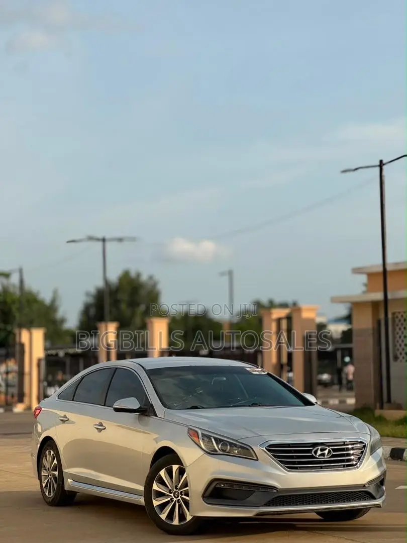 Hyundai Sonata Sport 2.0T Sedan FWD (2.0L 4cyl 6A) 2016 Silver