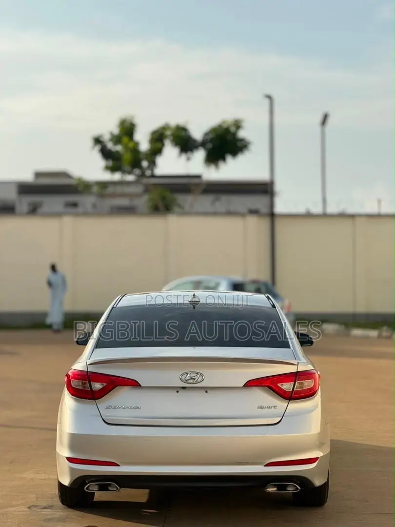 Hyundai Sonata Sport 2.0T Sedan FWD (2.0L 4cyl 6A) 2016 Silver