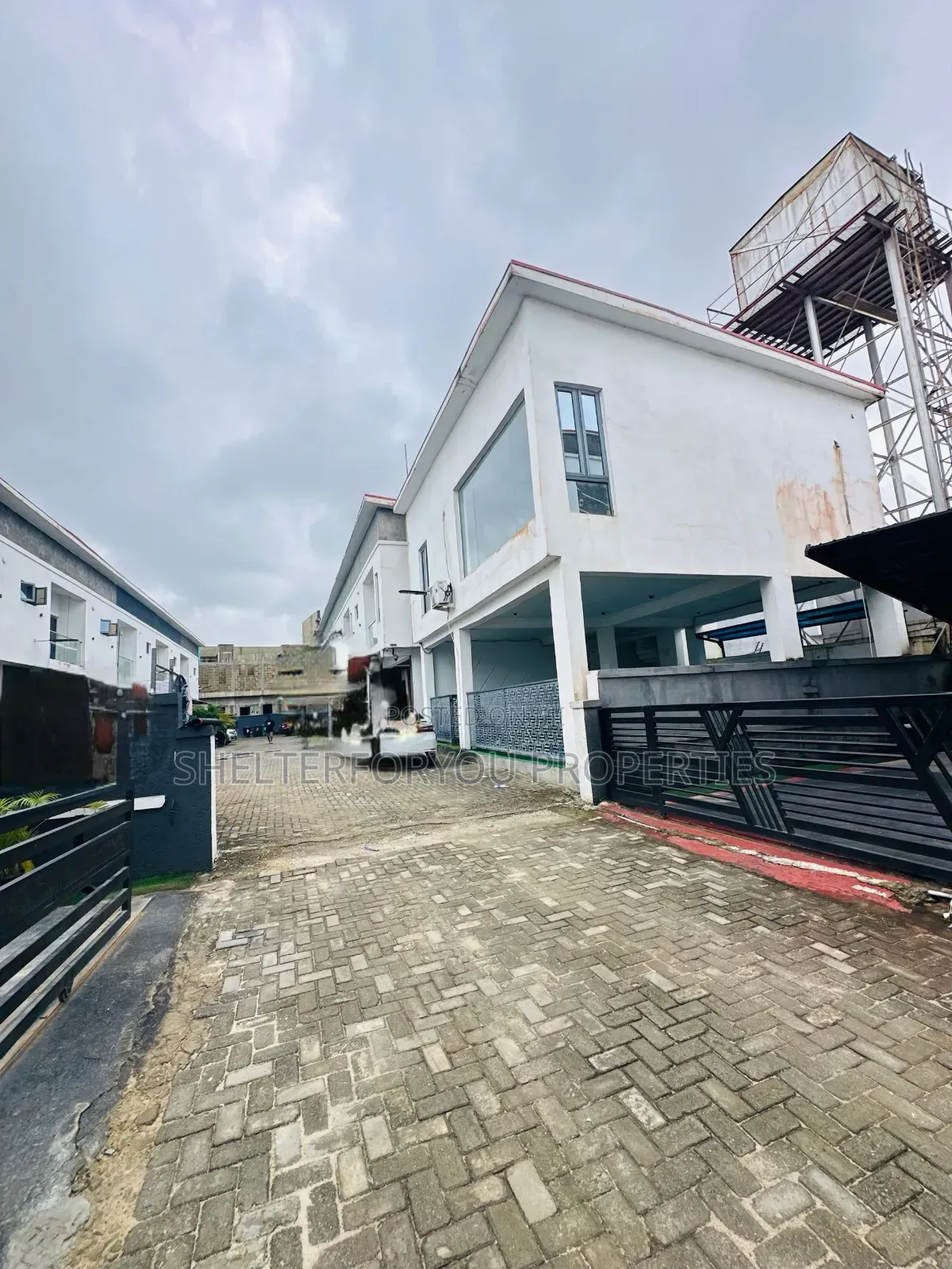 Furnished 3bdrm Duplex in Off Lekki-Epe Expressway for rent